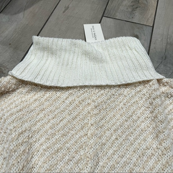 Moon & Madison oversized cowl neck sweater. - Picture 7 of 8